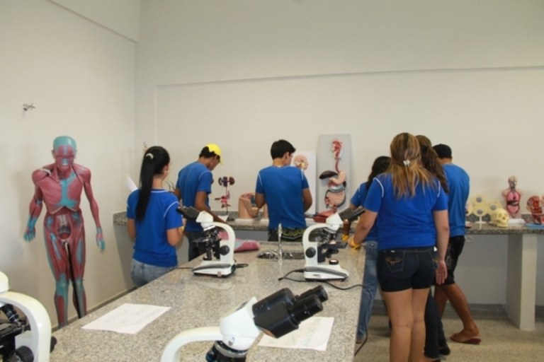 Semana de Ciência e Tecnologia 2013 Semana de Ciência e Tecnologia 2013