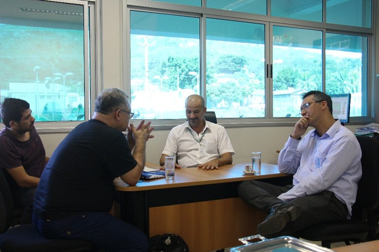 Reunião-Eros-egresso-do-IFMS-CB-Ivo-Sandro-e-Marcelo.JPG