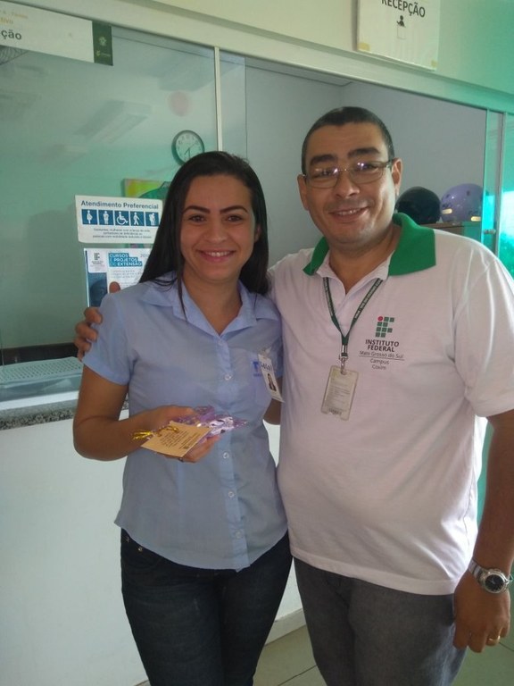 Entrega de lembrança "Dia da Mulher" Entrega de lembrança "Dia da Mulher"