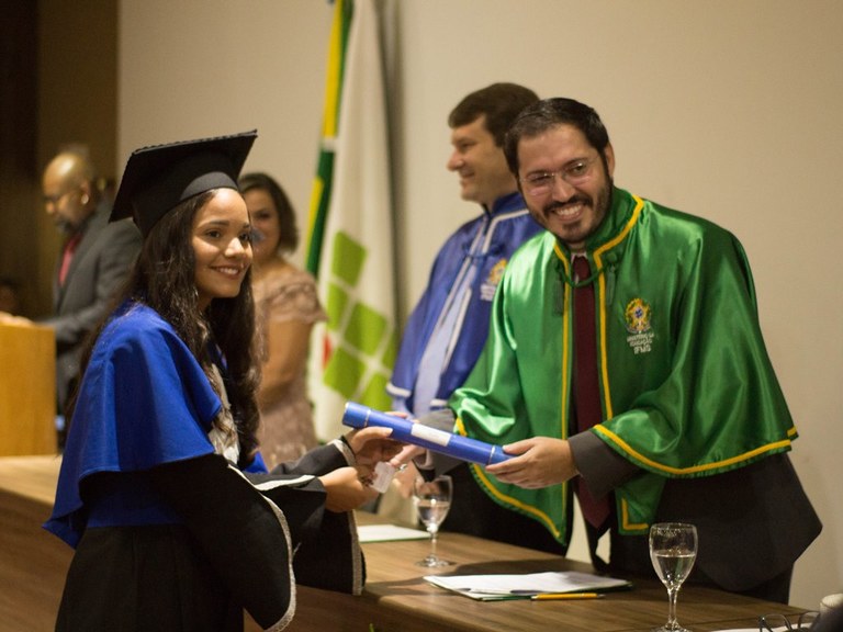 diplomacao-dourados (2).jpg