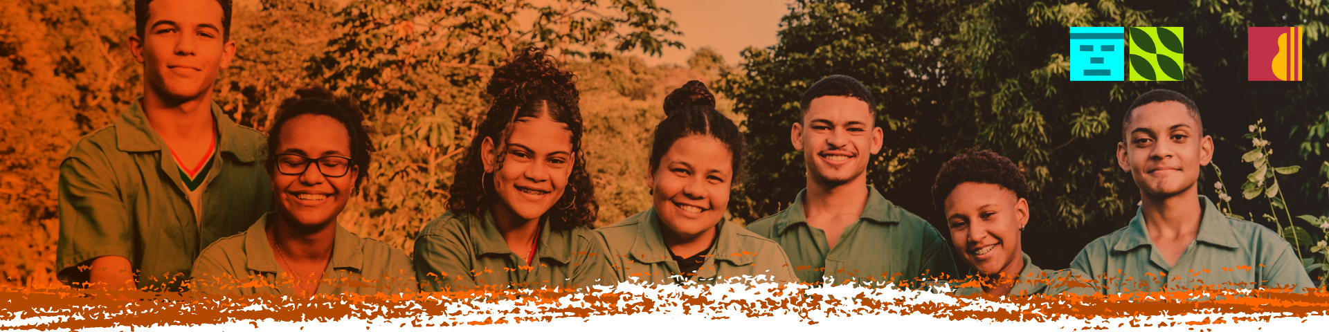 Estudantes sorrindo