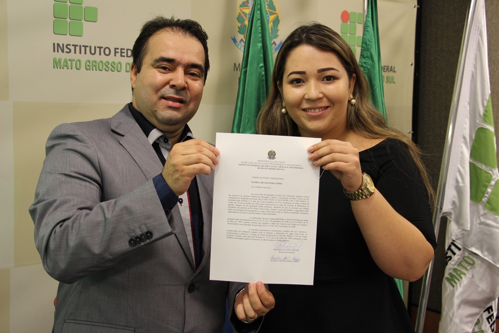 Kamila de Oliveira Lopes - Auxiliar de Biblioteca - Campus Dourados