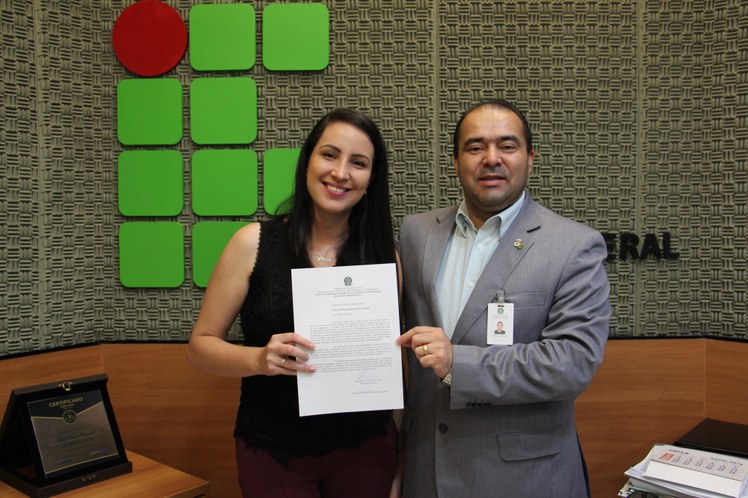 Posse de servidores no gabinete