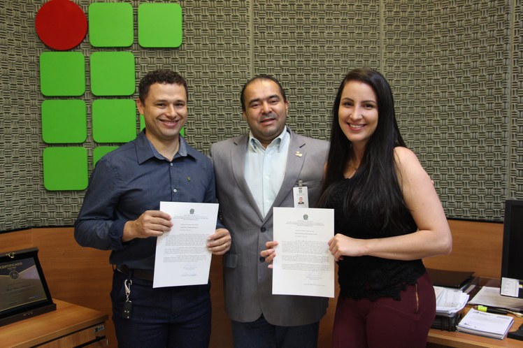 Posse de servidores no gabinete