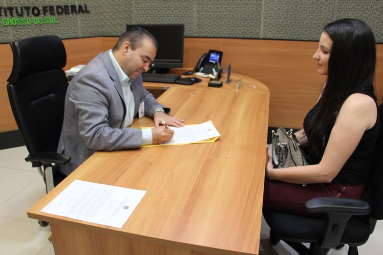 Posse de servidores no gabinete