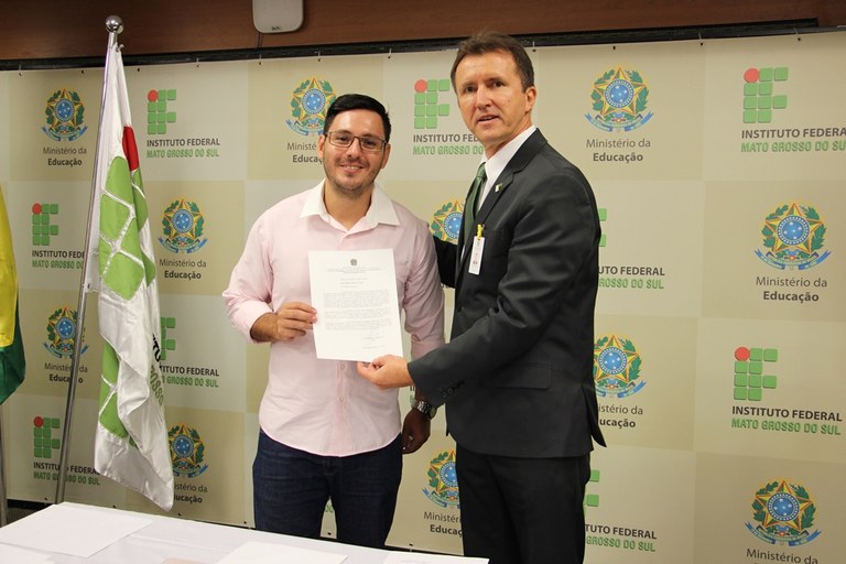 Eduardo Garcia Valle - Professor - Campus Coxim Eduardo Garcia Valle - Professor - Campus Coxim