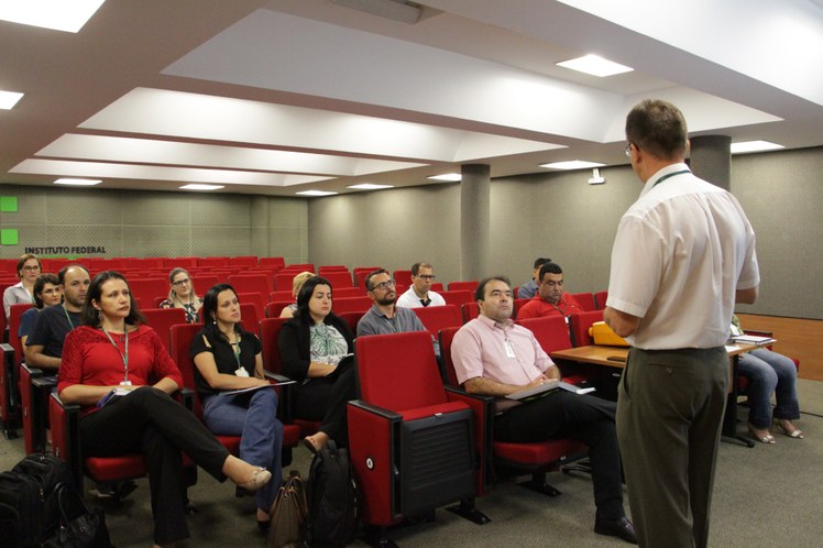 Reunião com diretores de Ensino dos campi 