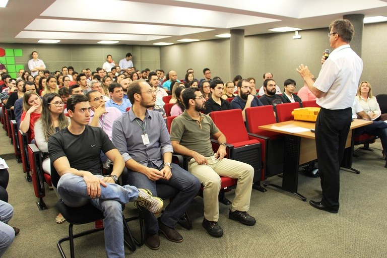 Reunião de servidores na reitoria Reunião de servidores na reitoria
