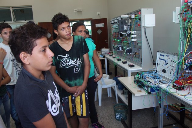 Feira de Ciência e Tecnologia (Fecitel) no Campus Três Lagoas