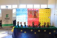 Os troféus foram confeccionados pelos professores, e os estudantes classificados também ganharam medalhas, quadros e ingressos para o Anime Day de Três Lagoas. 