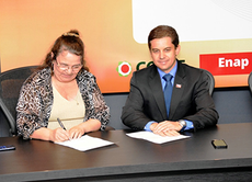 Reitora do IFMS assina acordo durante reunião do Conif 