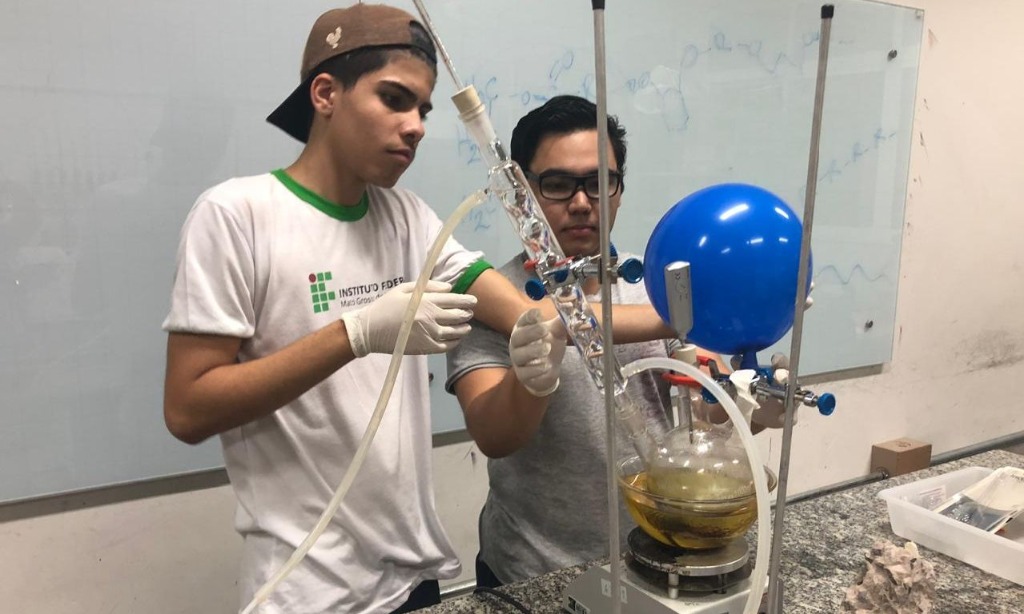 Tinta ecológica a partir de óleo de fritura