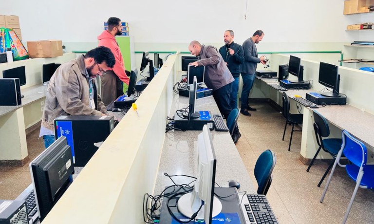 Instalação dos computadores.jpg