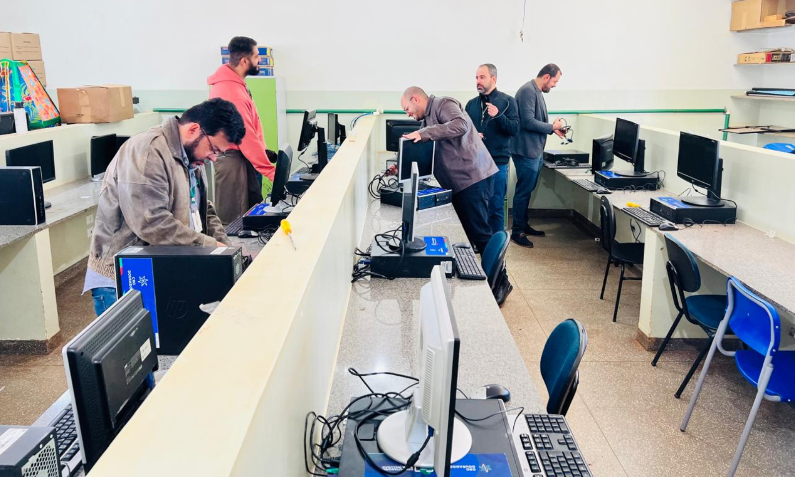 Instalação dos computadores.jpg