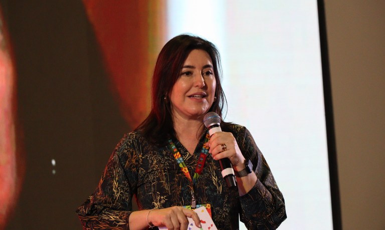 ministra.jpg