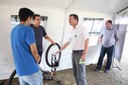 Estudantes receberam a visita do reitor Luiz Staszczak na exposição do CMO Foto Campus Campo Grande.jpg