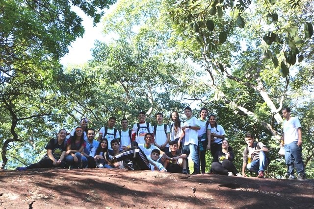 Estudantes fizeram trilha ecológica em Aquidauana.JPG