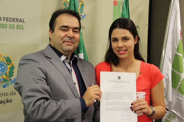 Bruna Silveira Pavlack - Professora - Campus Aquidauana