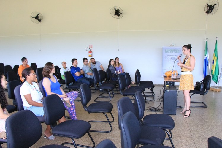 25-10-17 Palestra - Nutricionista Renata Flumian.JPG